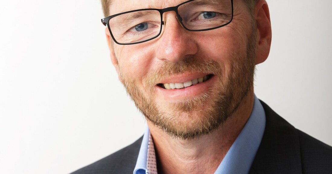 Toyota bietet Endkunden eine hauseigene Versicherungslösungen mit Vorteilen an. Martin Fraiss erklärt die Vorteile.