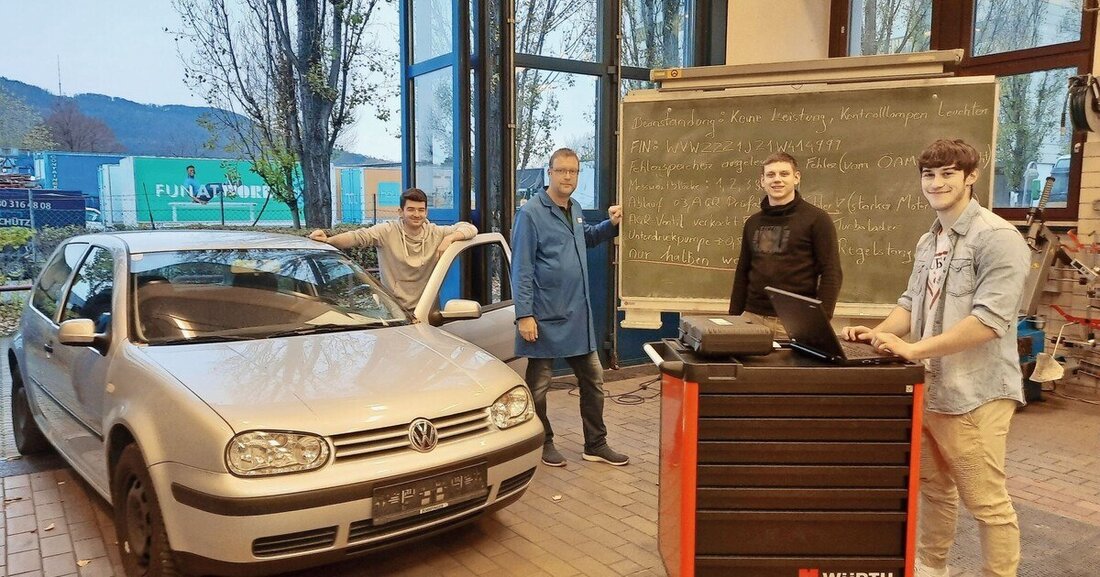 Ein 20 Jahre alter Golf IV landet mit einem Defekt als Lehrmittel in der Wiener Siegfried Marcus Berufsschule. Im Praxisunterricht finden die Schüler der 4. Klasse heraus, warum sich der Motor immer wieder bei Vollgas verschluckt und machen den betagten Kompakten wieder flott.