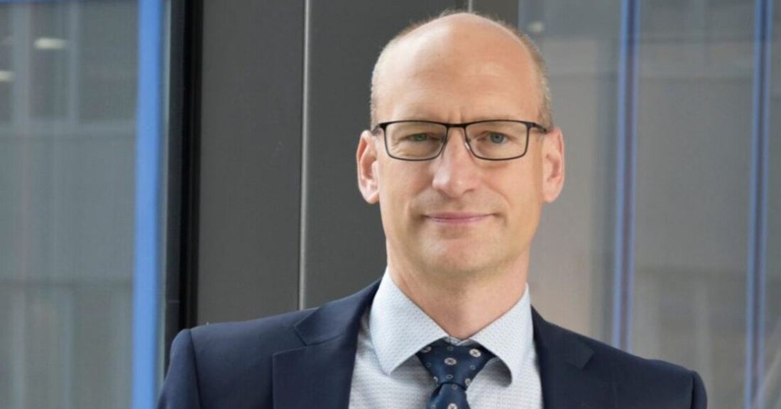 Firmenkunden geben elektrisch Gas, ganz besonders jene der Raiffeisen Leasing. Diese meldet einen neuen Rekord bei den Neuzulassungen: 44,8 Prozent der heuer abgeschlossenen Neuverträge betrafen elektrifizierte Fahrzeuge. 