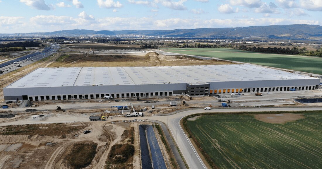 Das neue Reifenlager von Continental nahe Bratislava soll die Liefersituation für 12 Länder spürbar verbessern. 