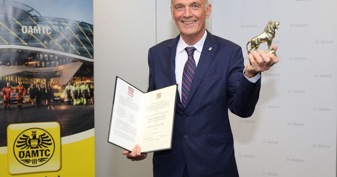 Die Auszeichnung der Arbeitsgemeinschaft für Motorveteranen (AMV) ehrt Wolfgang Ullrich für sein herausragendes Engagement im Motorsport.