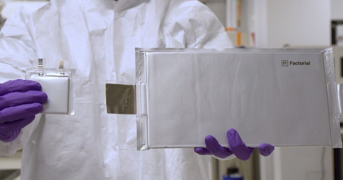 Stellantis und Factorial Energy haben eine Vereinbarung unterzeichnet, die das gemeinsame Forschen an einer Festkörperbatterie beinhaltet für E-Fahrzeuge.