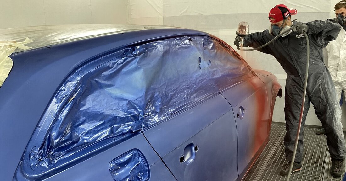 AkzoNobel bzw. Sikkens unterstützt bei der Ausbildung neuer Karosseriebauer-Meister. 