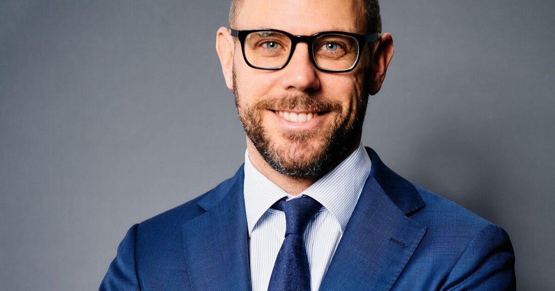 Nach dem Fall Büchl in Österreich hat jetzt auch ein deutsches Gericht Händlern im Kampf gegen den übermächtigen Stellantis-Konzern Recht gegeben. Die KFZwirtschaft sprach dazu mit dem Rechtsanwalt Dr. Peter Thyri.  