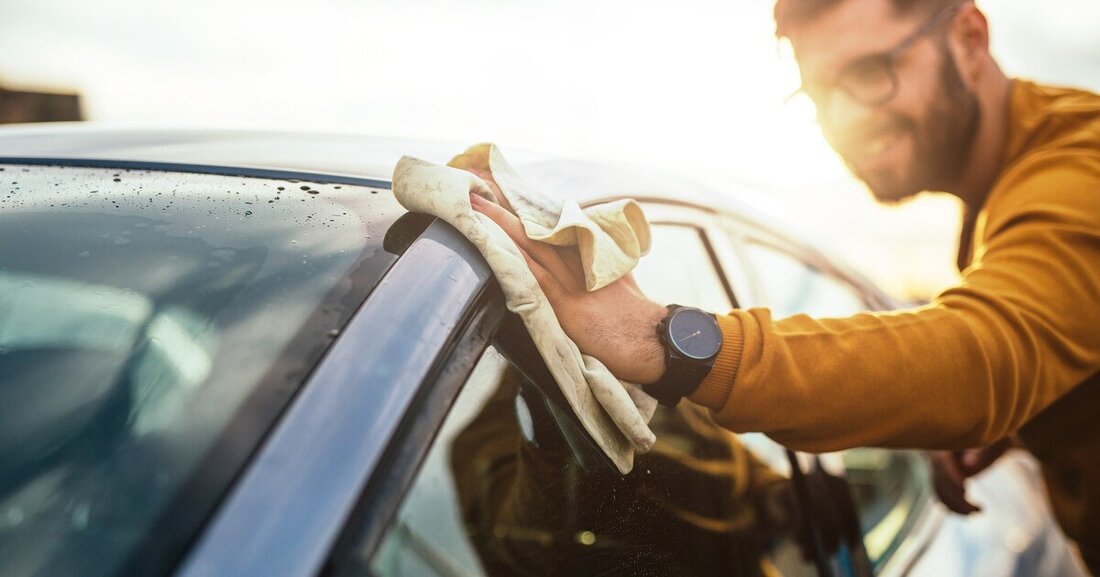 AutoScout24.at hat eine Umfrage in Auftrag gegeben, um herauszufinden, wie und vor allem wie oft die Österreichs ihre Autos reinigen. Das Ergebnis zeigt unter anderem deutlich Unterschiede in der Prioritätensetzung von Männern und Frauen. 