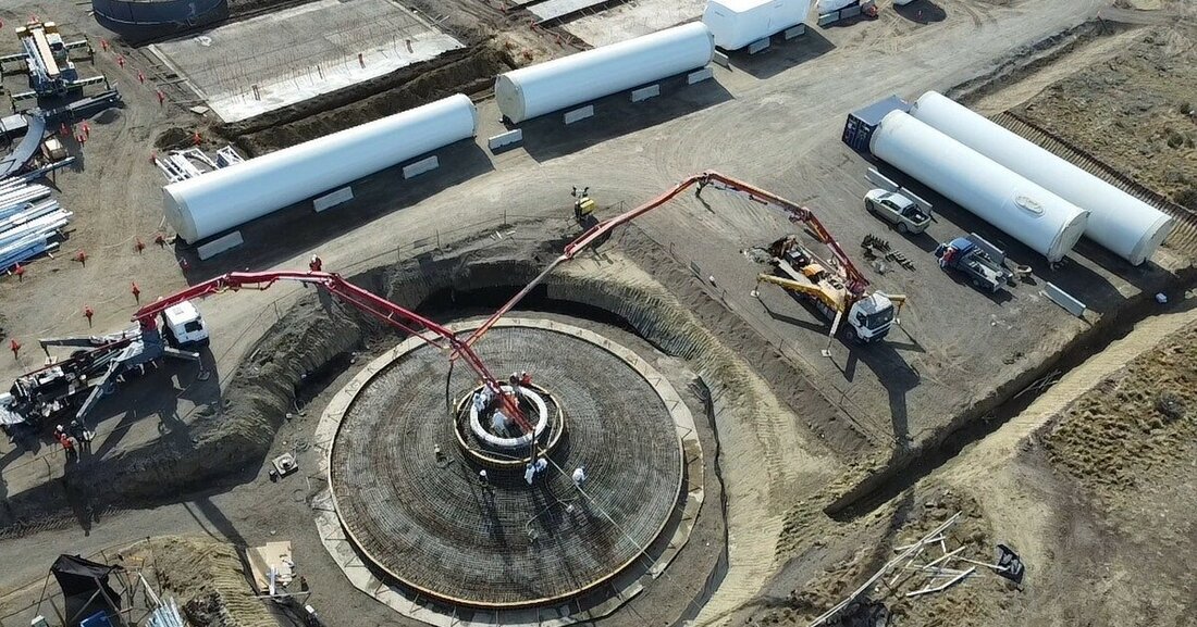 Porsche setzt in Zukunft neben E-Mobilität auch auf annähernd klimaneutrale eFuels.