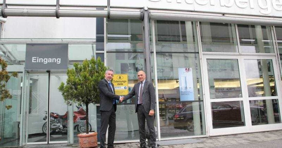 Ab sofort gibt es bei BMW Mini Unterberger-Denzel eine hauseigene Zulassungsstelle für die Bezirke Innsbruck, Innsbruck Land, Imst und Schwaz. Es ist dies die bereits 60. Zulassungsstelle des Branchenversicherers Garanta in Österreich.