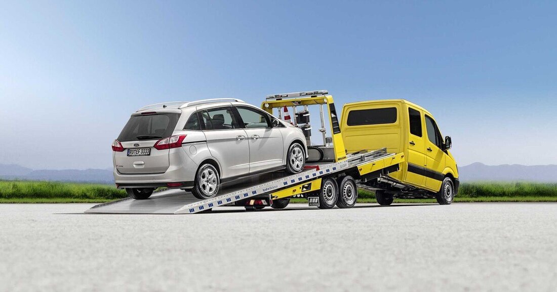 Auf der IAA in Frankfurt werden neben zahlreichen Modellpremieren auch Fahrzeuge präsentiert, die für einen sicheren Transport der Neuheiten sowie der bestehenden Modelle sorgen. 