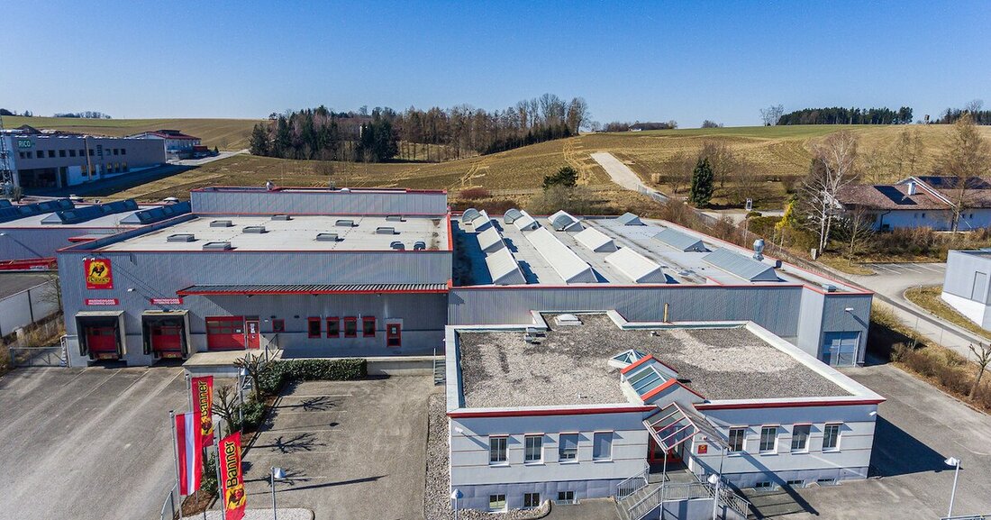 Banner eröffnet um 10 Millionen Euro einen neuen Standort in Thalheim. Produziert werden dort Industriebatterien.