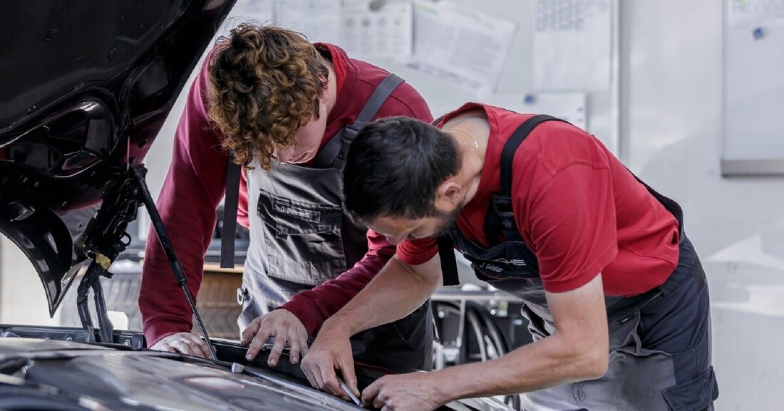 Textildienstleister Mewa bietet an, sich um die Pflege von gebrandeter Arbeitskleidung zu kümmern.