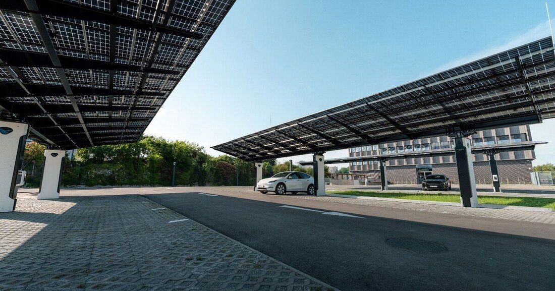 Das Salzburger Start-up Anywhere.Solar erreichte beim Gewinn-Jungunternehmer:in-Award den 2. Platz.