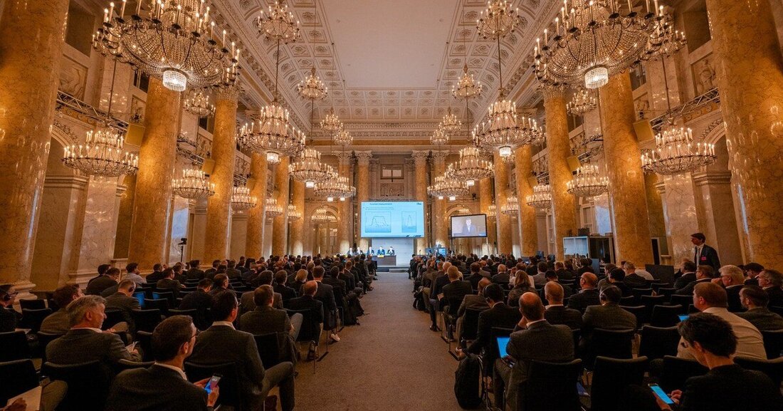 Auf dem 46. Motorensymposium werden im Mai 2025 die aktuellen Entwicklungen der Fahrzeugtechnik vorgestellt.