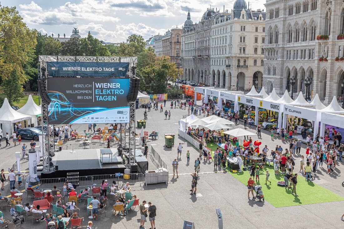 Österreichs größtes E-Mobility-Event findet von 25. bis 28. September 2025 wieder auf dem Wiener Rathausplatz statt und bietet einen einzigartigen Überblick zu aktuellen E-Autos. 