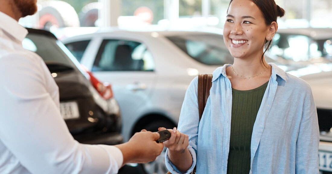 DAT-Barometer zeigt, dass Benziner begehrt sind, allerdings ziehen immer mehr Kaufplaner einen Stromer in Erwägung.