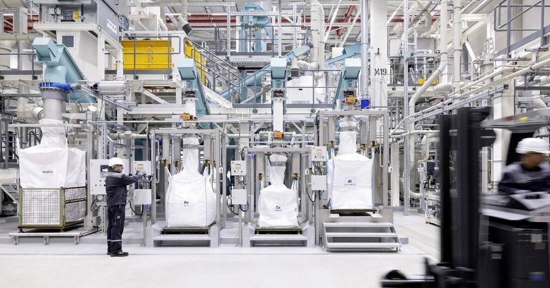 Mercedes-Benz eröffnete die erste Batterie-Recyclingfabrik Europas mit mechanisch-hydrometallurgischem Verfahren.