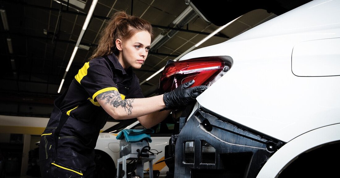 Zum Weltfrauentag greift Lucky Car das Thema „Frauen in der Werkstatt“ auf. Man sieht sich hierbei als Vorreiter.
