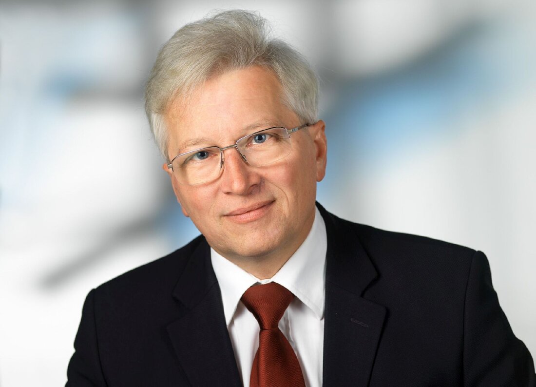 Manfred Schrödl, Leiter des Institutes für Energiesysteme und Elektrische Antriebe an der TU Wien ist davon überzeugt, dass sich E-Autos bald endgültig durchsetzen werden.