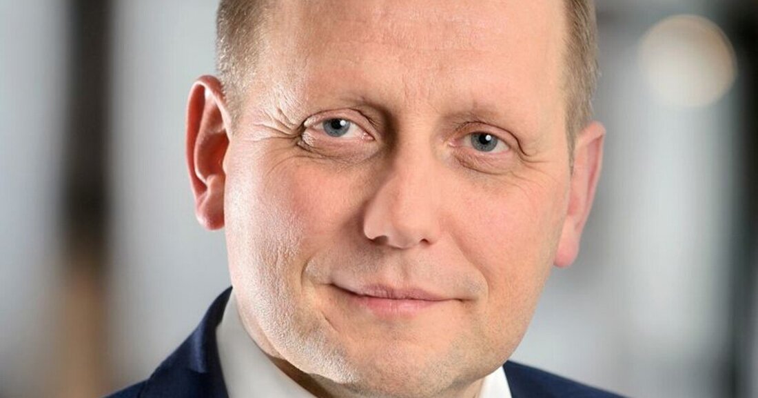 Beim prozentuellen Anteil von Elektroautos am Gesamtfahrzeugbestand zeigt sich ein deutliches West-Ost-Gefälle.