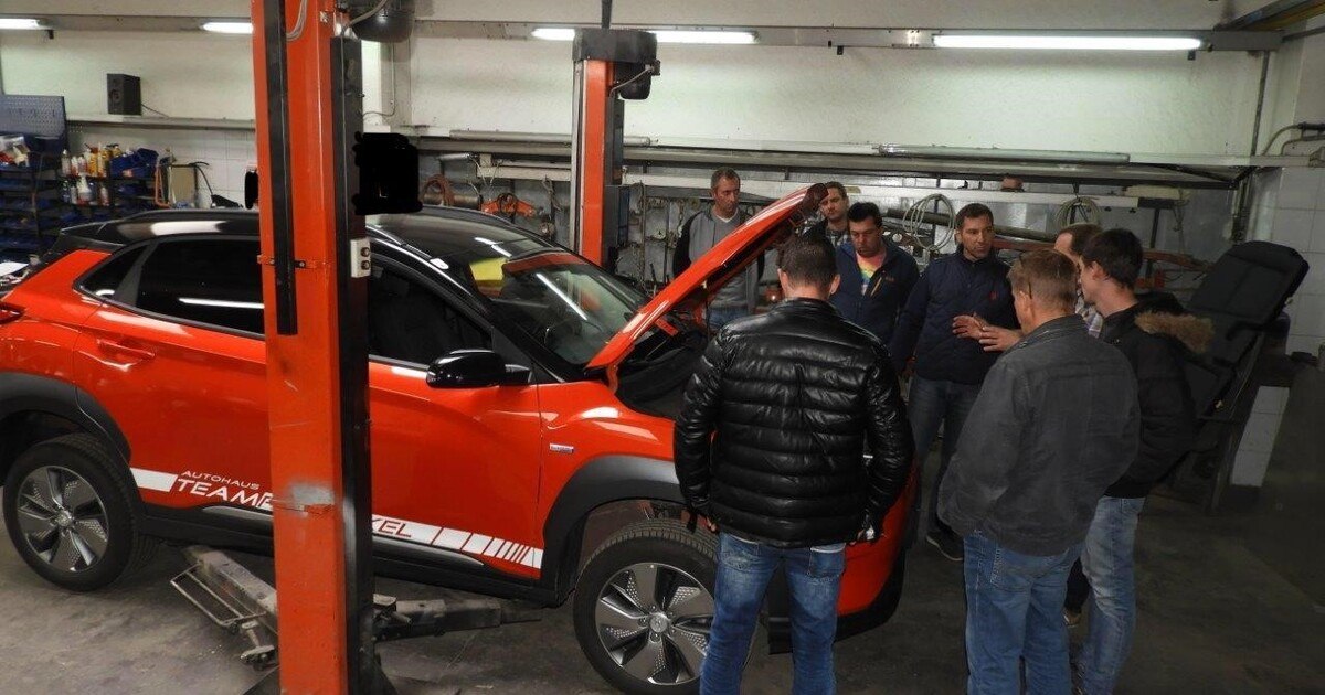 Hochvolt-Ausbildung erfordert Praxis Face to Face