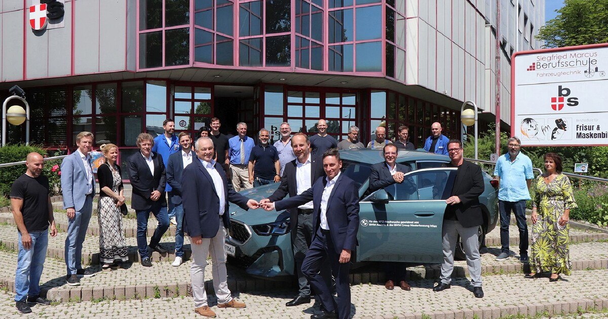 BMW-Spende für Lehrlinge