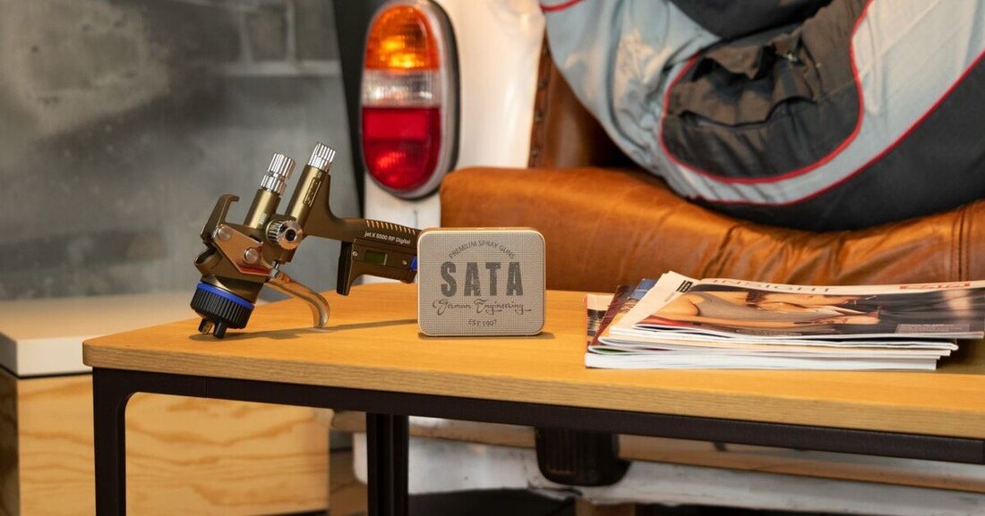 Ab sofort erhalten SATA-Kunden zu jeder SATAjet X 5500 einen stylischen Bluetooth-Lautsprecher von JBL.