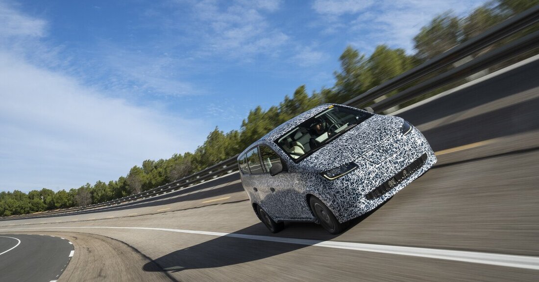 Das Solar-Elektroauto Sion muss aktuell in Spanien im Rahmen einer Dauererprobung seine Haltbarkeit beweisen.