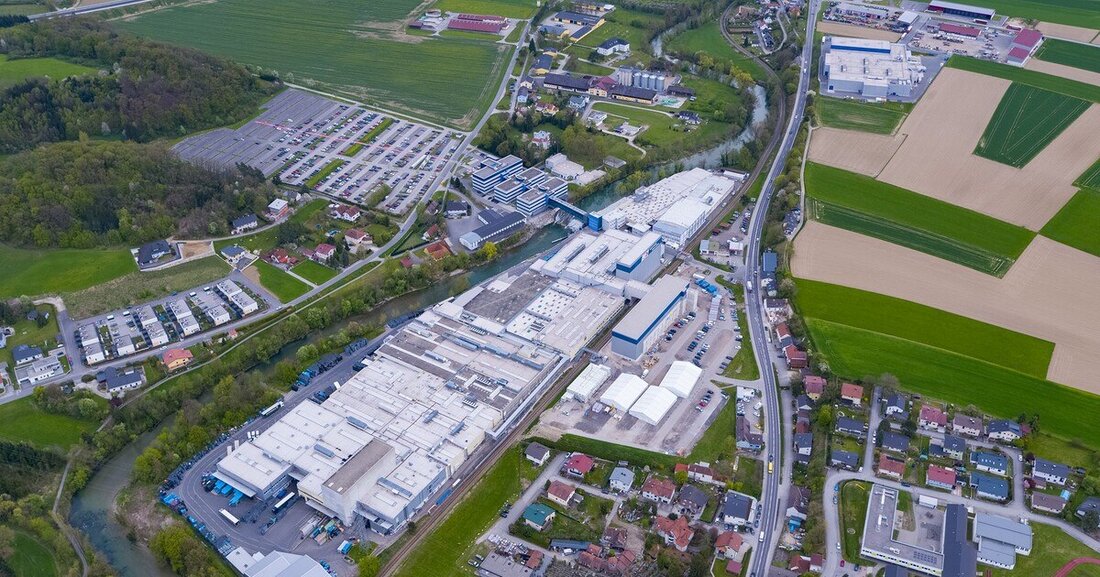 Ein neuer Auftrag in Millionenhöhe garantiert die mittelfristige wirtschaftliche Zukunft des ZKW-Stammwerks in Wieselburg.